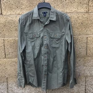 Gap button down men’s shirt